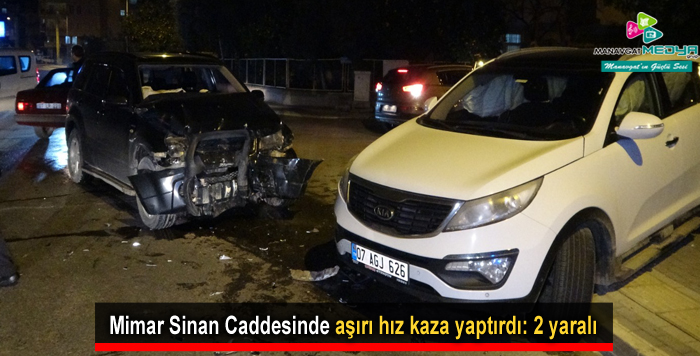 Mimar Sinan Caddesinde aşırı hız kaza yaptırdı: 2 yaralı